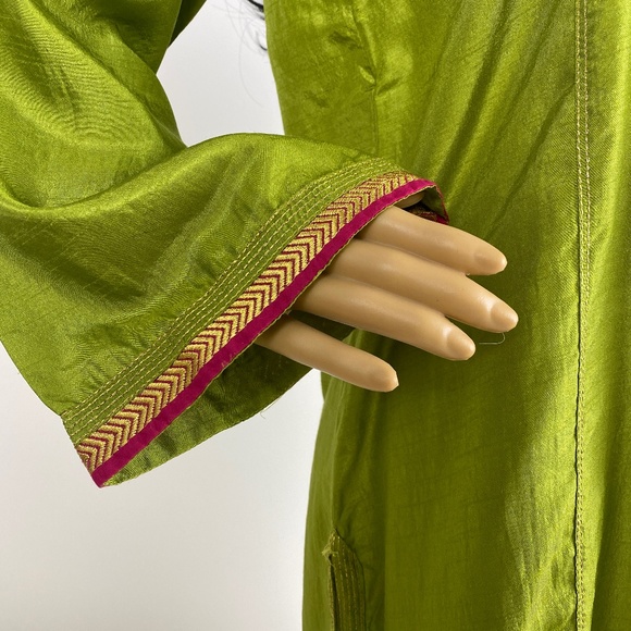 Elegant Raw Silk Kurti Featuring Exquisite Embroidery, Pakistani Women Dress - Picture 7 of 9